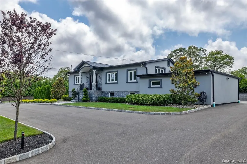 154 Mac Arthur Boulevard Hauppauge NY 11788