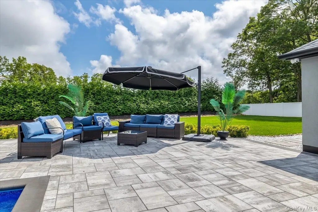 154 Mac Arthur Boulevard Hauppauge NY 11788
