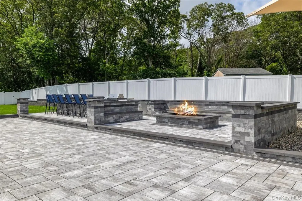 154 Mac Arthur Boulevard Hauppauge NY 11788