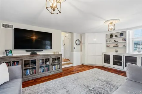 10 Burling Avenue White Plains NY 10605