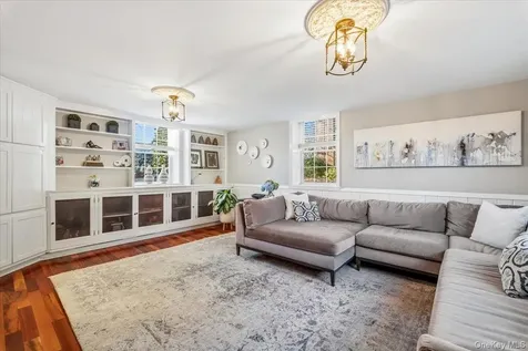 10 Burling Avenue White Plains NY 10605