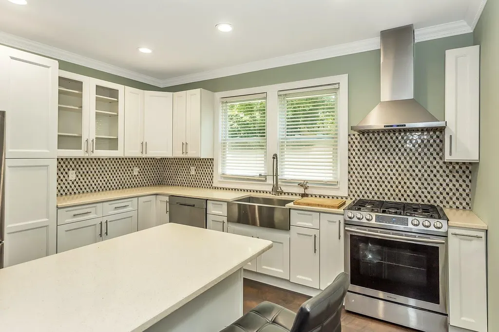 10 Dosoris Way Glen Cove NY 11542