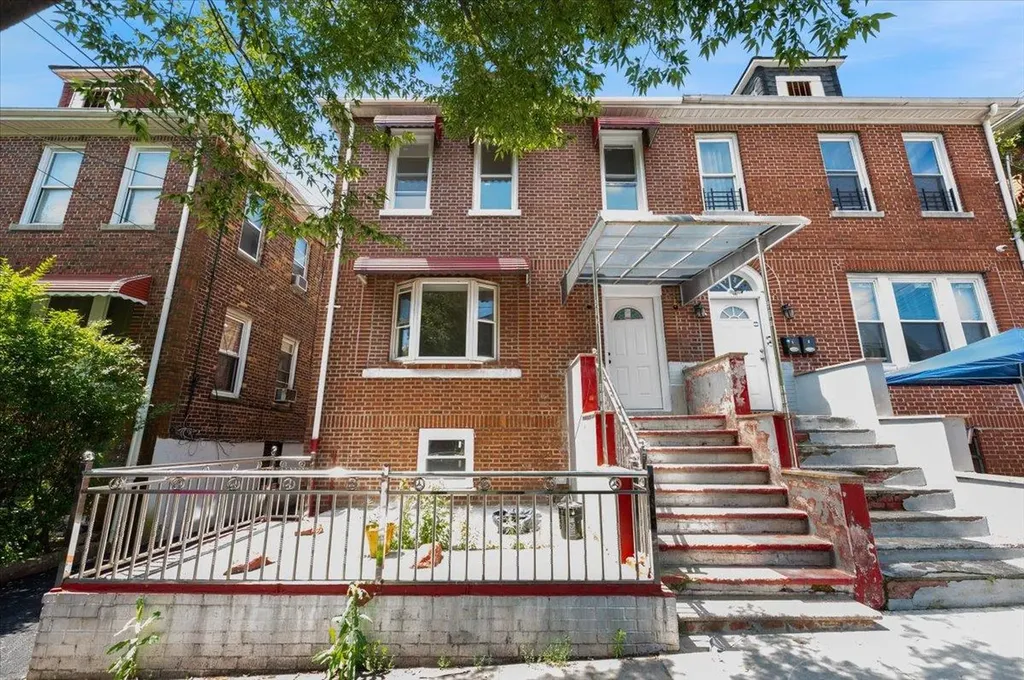 3585 Fish Avenue Bronx NY 10469