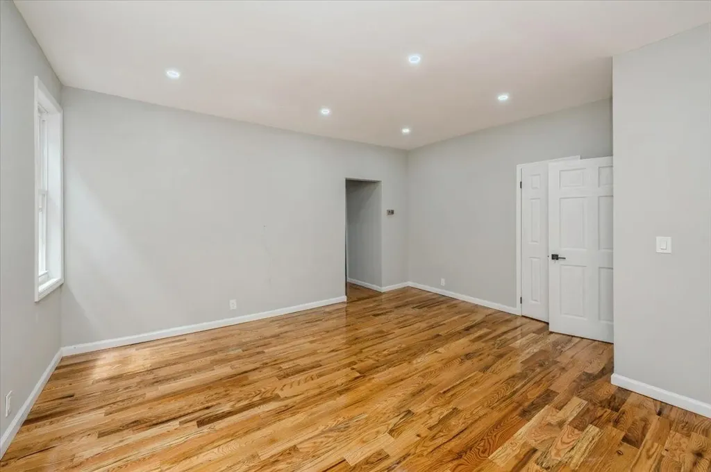 3585 Fish Avenue Bronx NY 10469