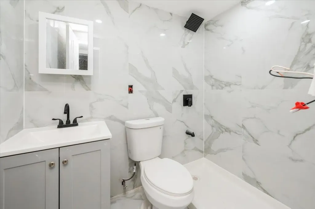 3585 Fish Avenue Bronx NY 10469