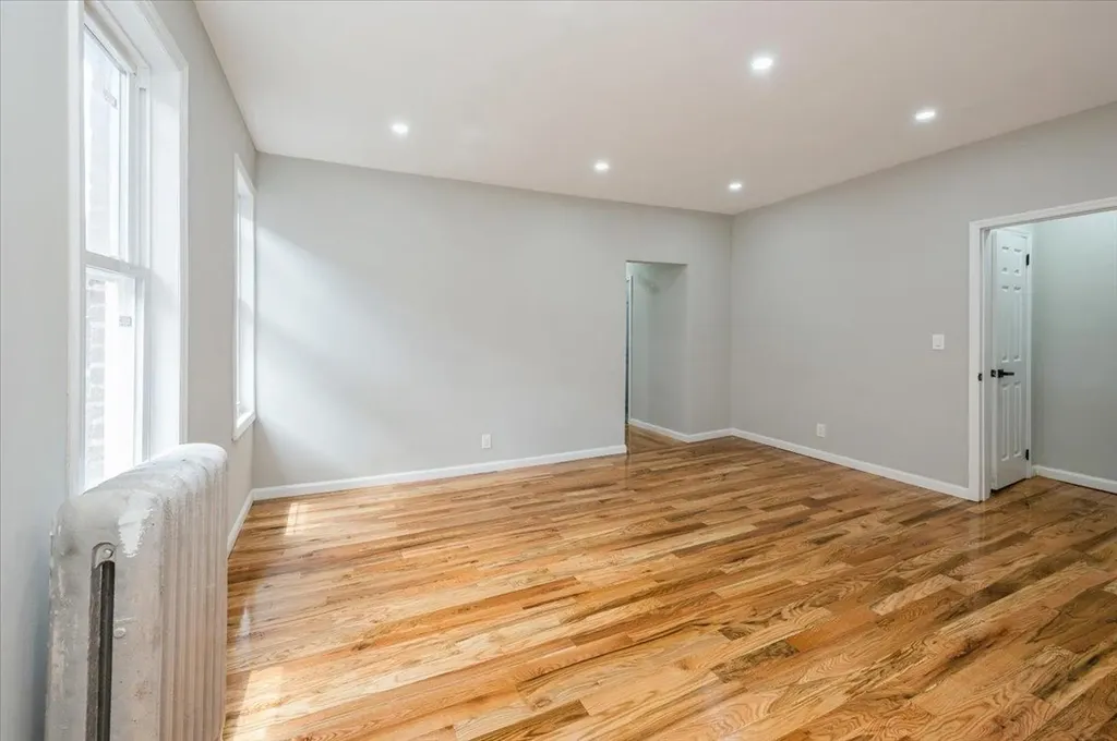 3585 Fish Avenue Bronx NY 10469