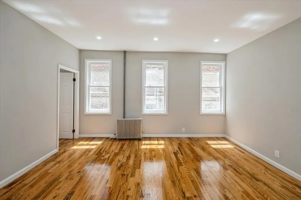 3585 Fish Avenue Bronx NY 10469