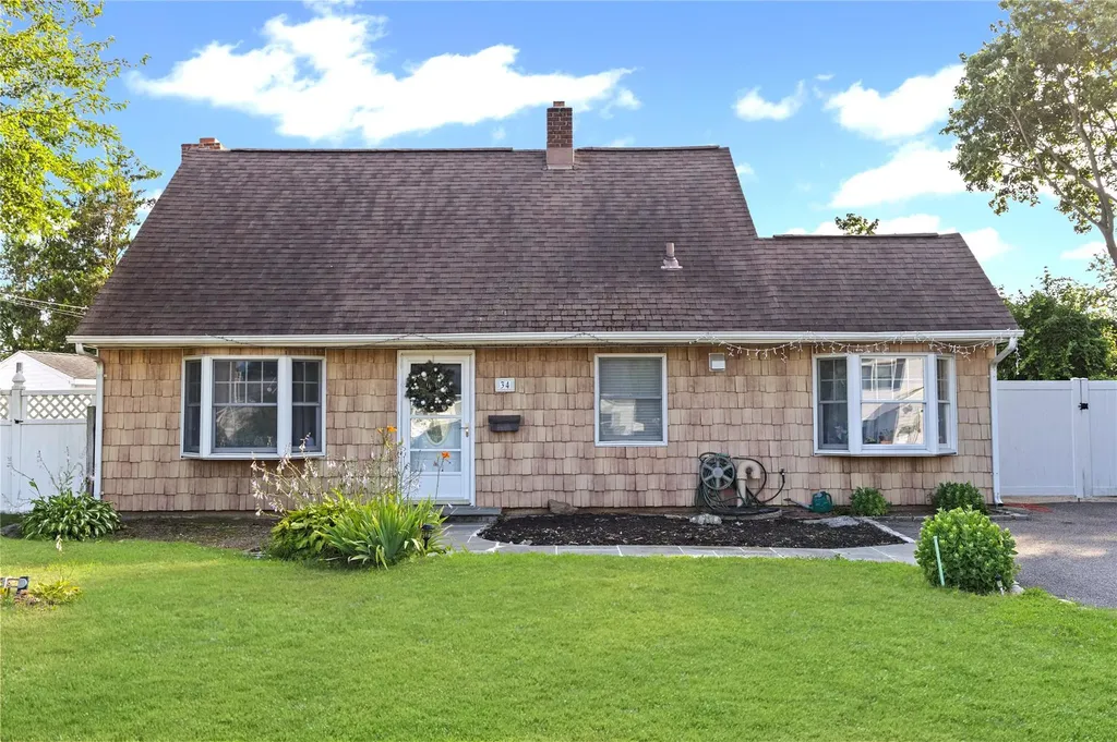 34 Mill Lane Levittown NY 11756