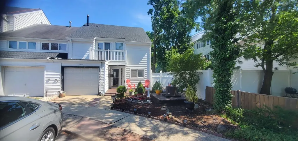30 Chestnut Circle Staten Island NY 10312