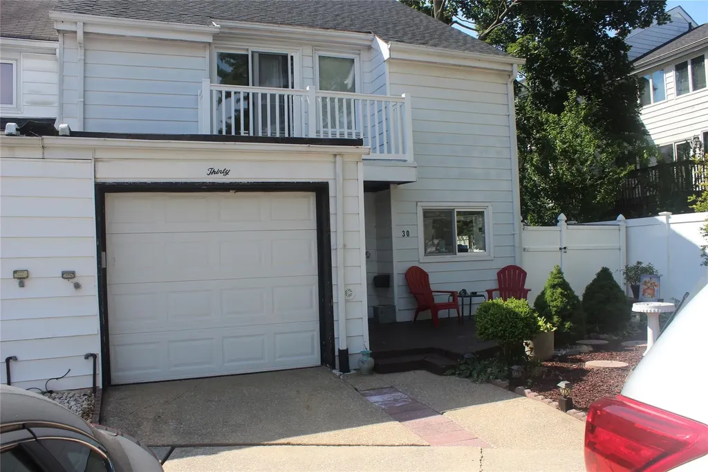 30 Chestnut Circle Staten Island NY 10312