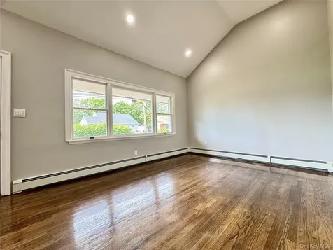 33 Princeton Street Bay Shore NY 11706