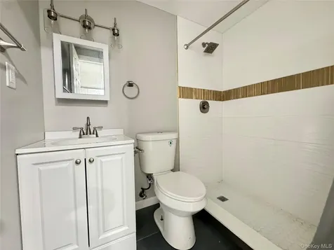 33 Princeton Street Bay Shore NY 11706