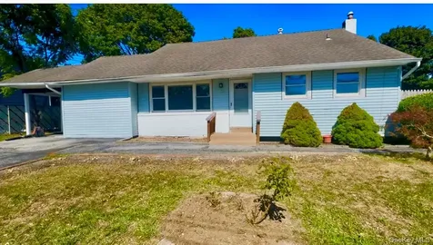 33 Princeton Street Bay Shore NY 11706