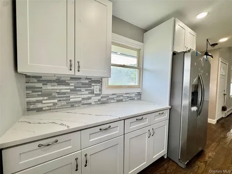 33 Princeton Street Bay Shore NY 11706