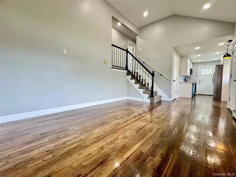 33 Princeton Street Bay Shore NY 11706