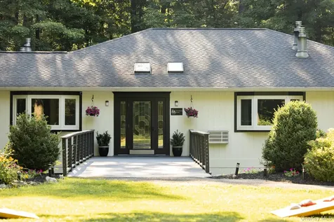 439 Lake Drive Rhinebeck NY 12572
