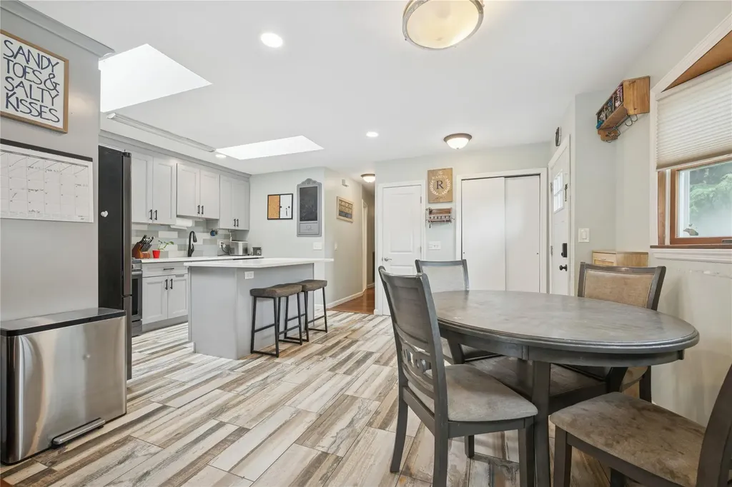 76 Cadman Avenue Babylon NY 11702