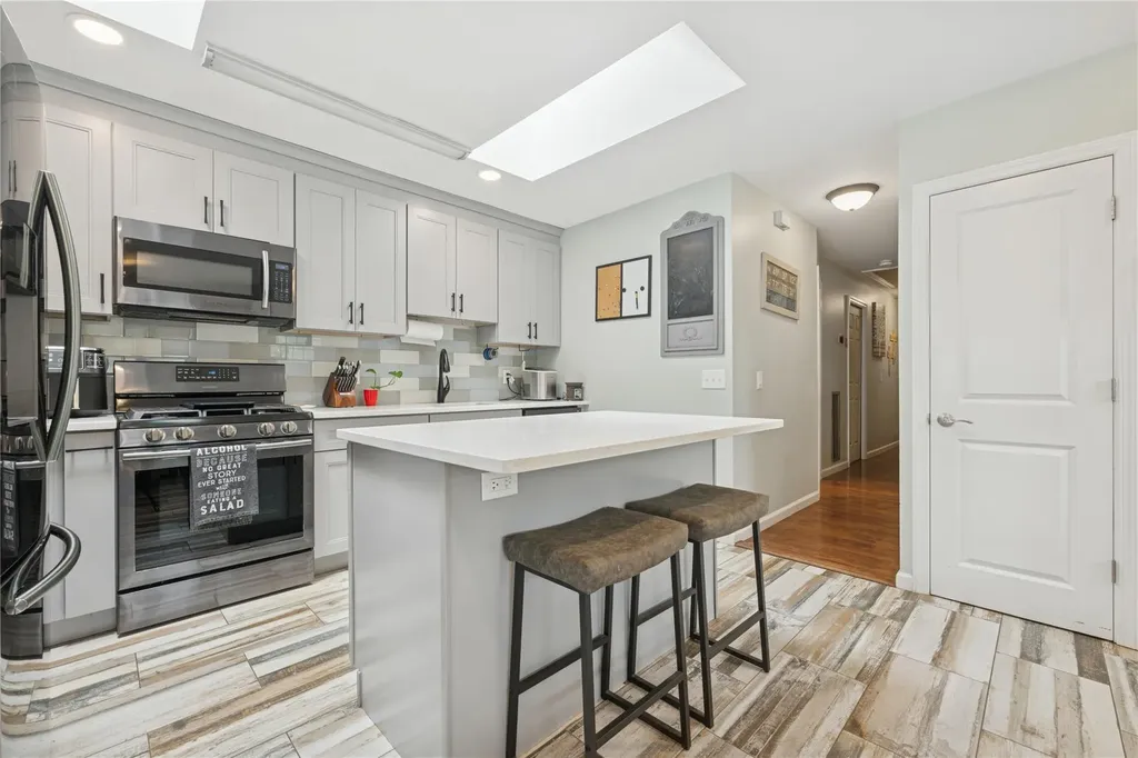 76 Cadman Avenue Babylon NY 11702
