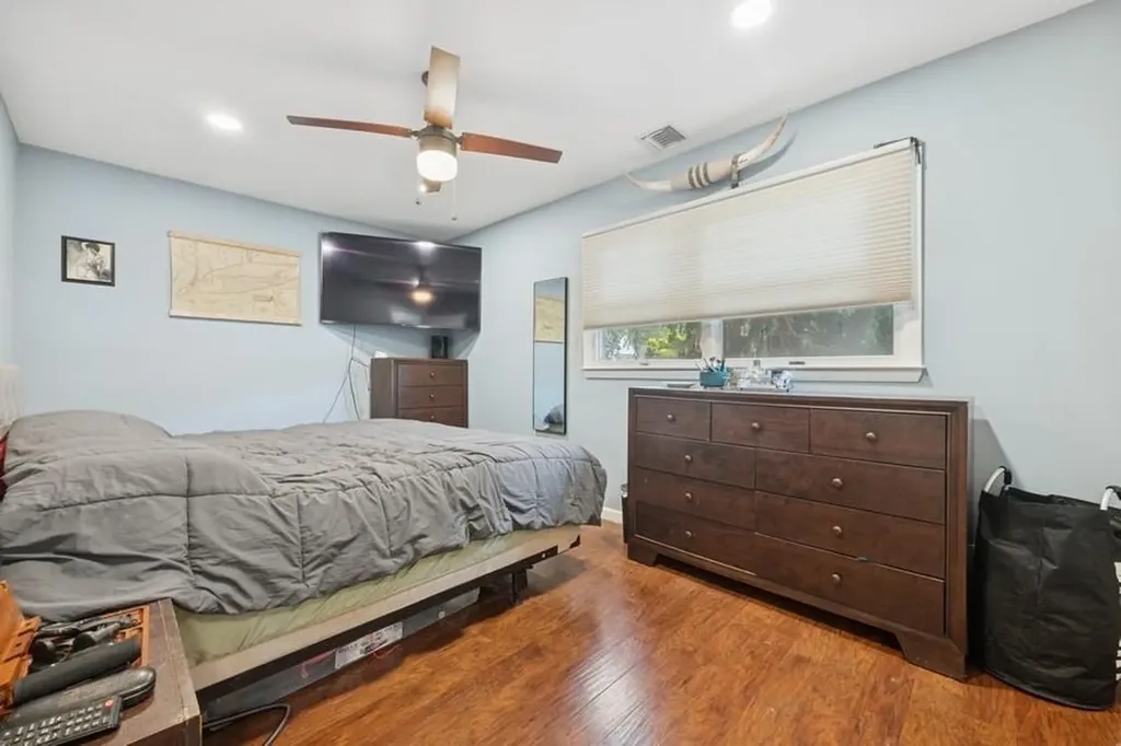 76 Cadman Avenue Babylon NY 11702