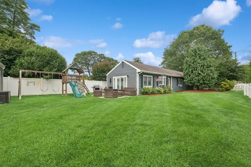 76 Cadman Avenue Babylon NY 11702