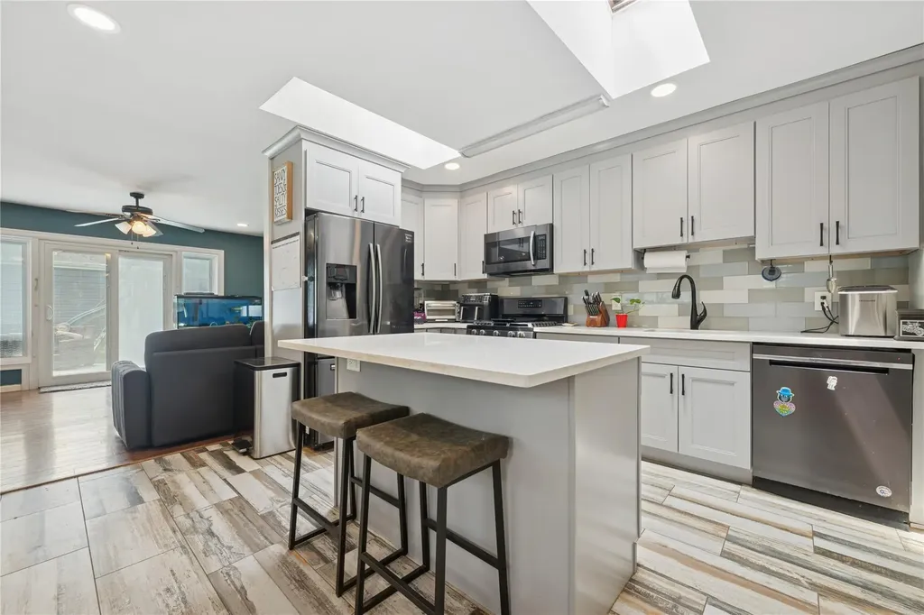 76 Cadman Avenue Babylon NY 11702