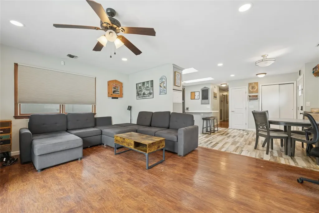 76 Cadman Avenue Babylon NY 11702