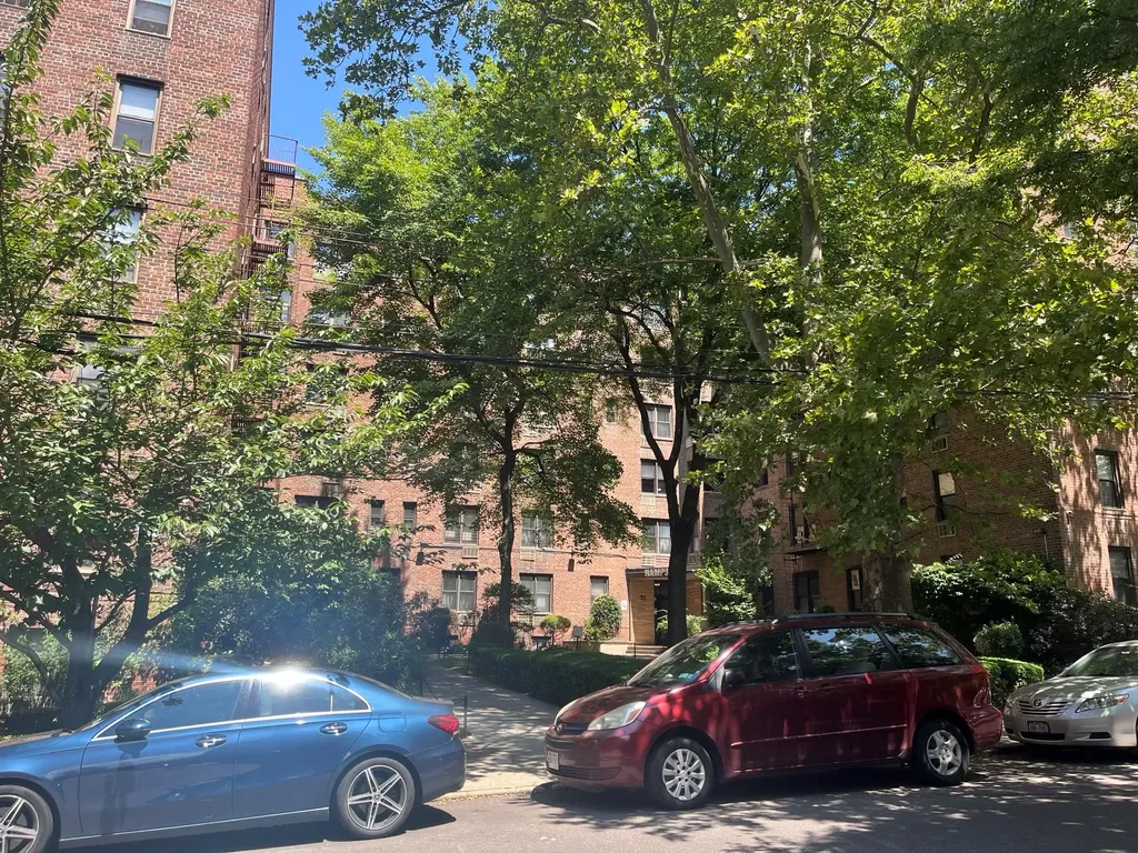 140-39 34 Avenue Flushing NY 11354