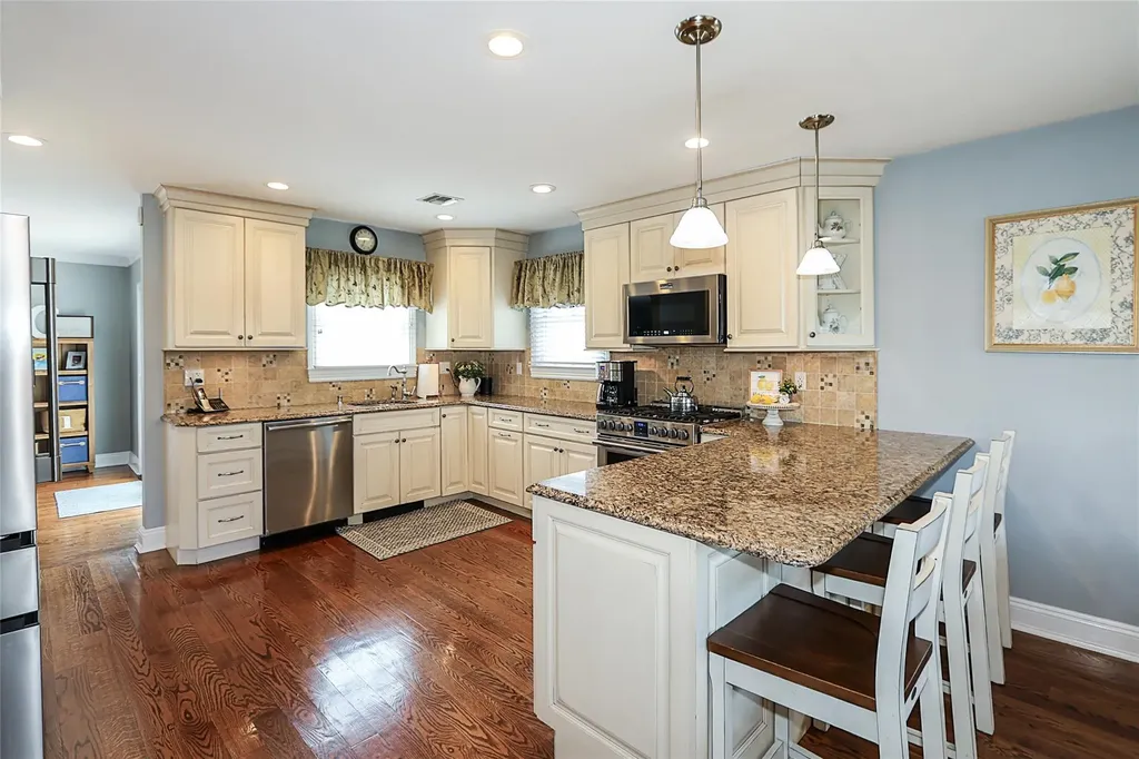 175 Division Avenue Massapequa NY 11758