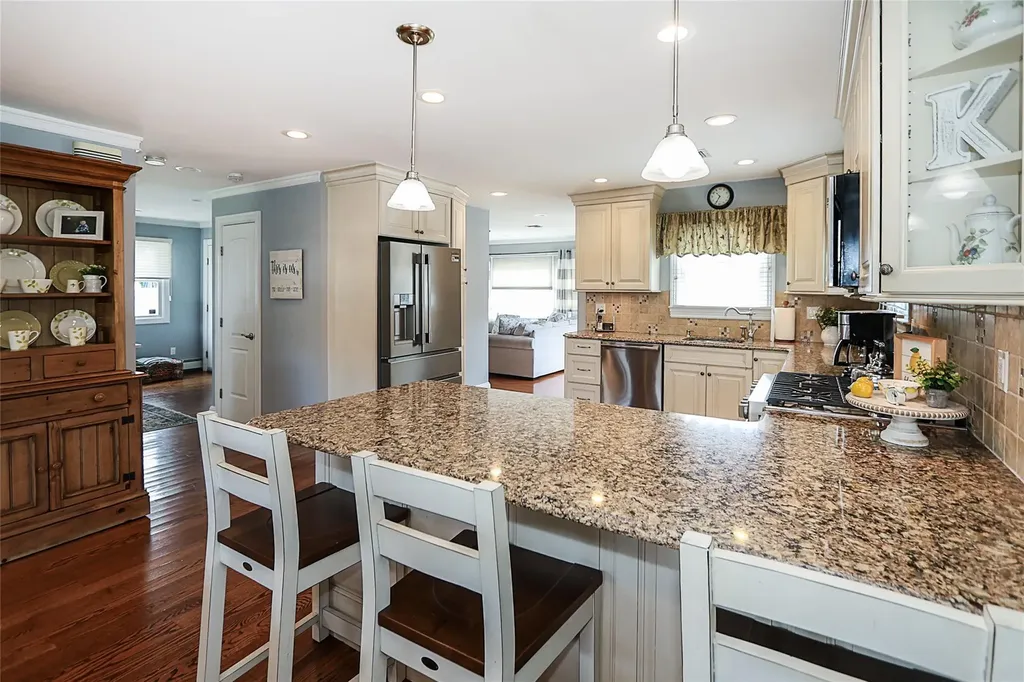175 Division Avenue Massapequa NY 11758