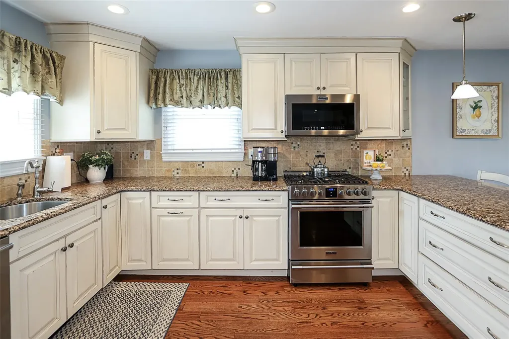 175 Division Avenue Massapequa NY 11758