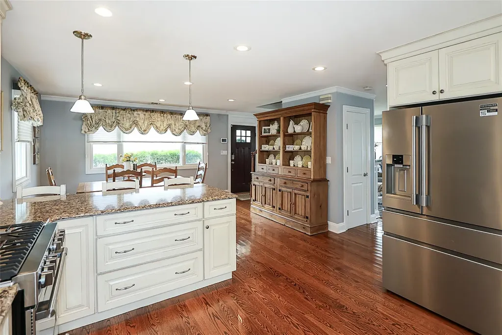175 Division Avenue Massapequa NY 11758