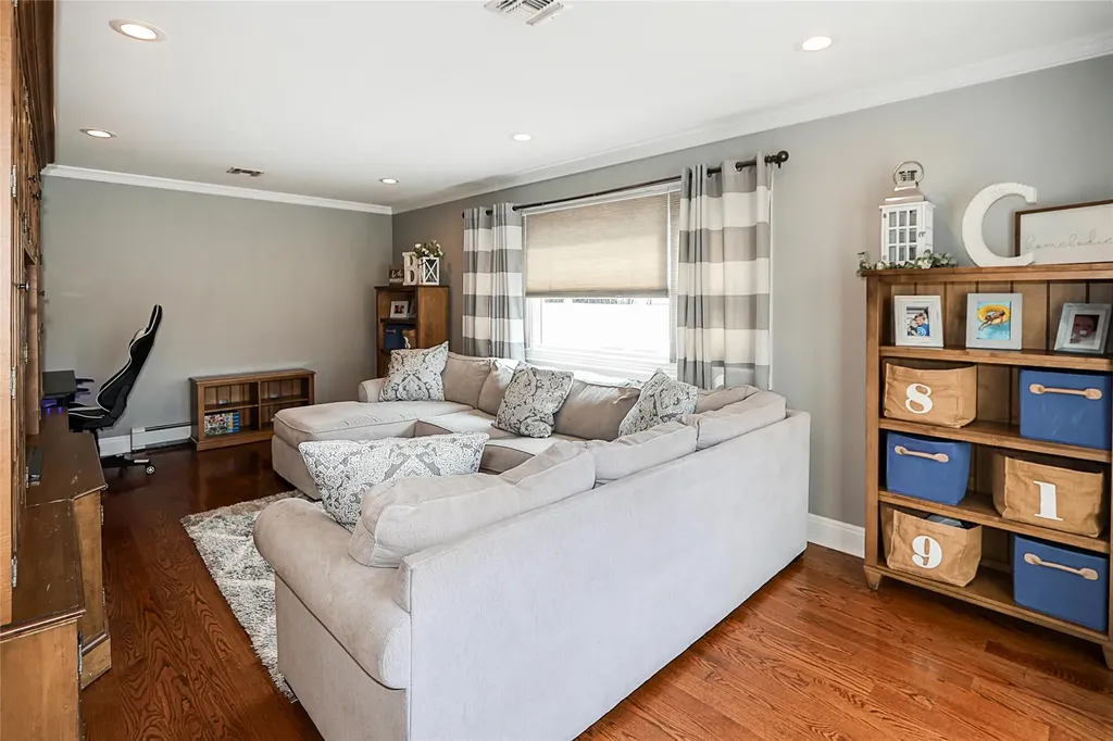 175 Division Avenue Massapequa NY 11758