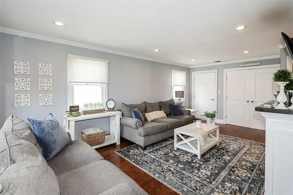 175 Division Avenue Massapequa NY 11758