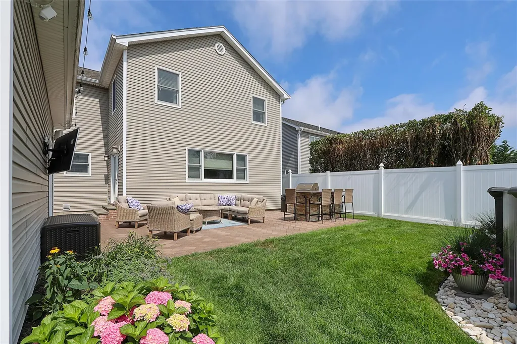 175 Division Avenue Massapequa NY 11758