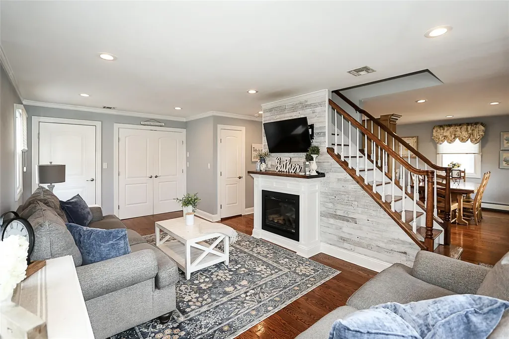 175 Division Avenue Massapequa NY 11758