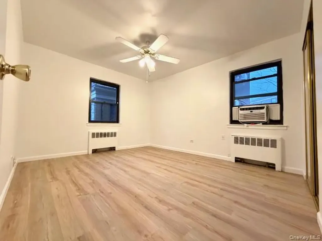 219-36 74 Avenue Bayside NY 11364