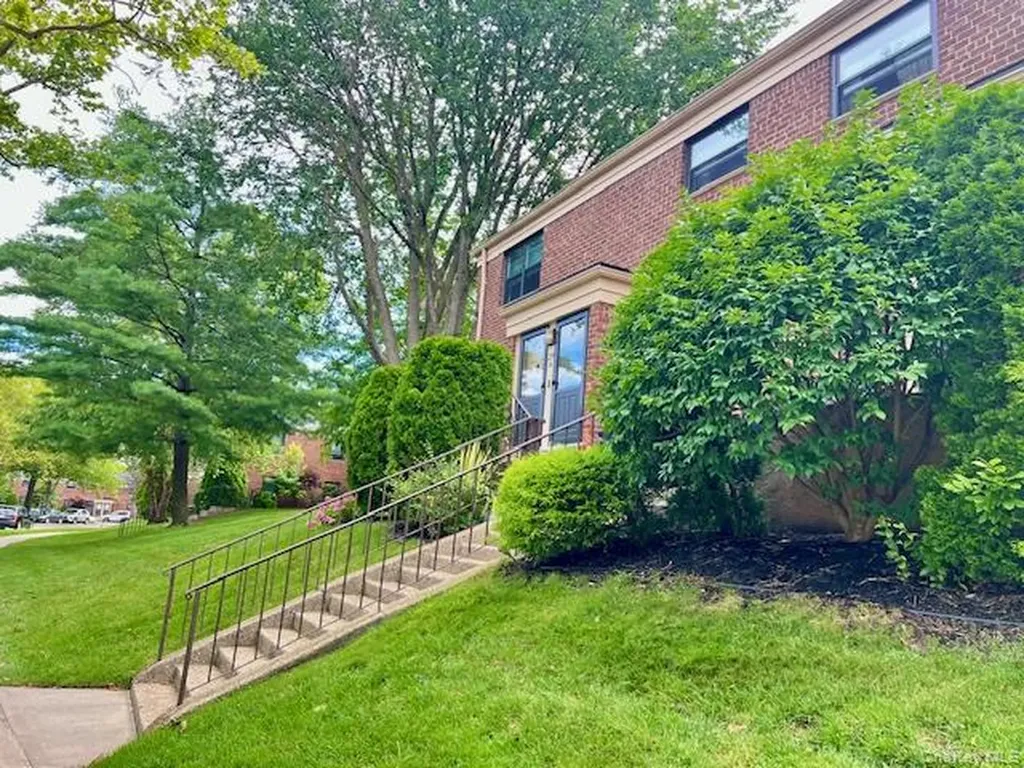 219-36 74 Avenue Bayside NY 11364