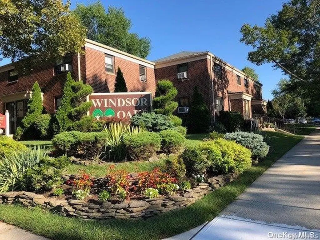 219-36 74 Avenue Bayside NY 11364