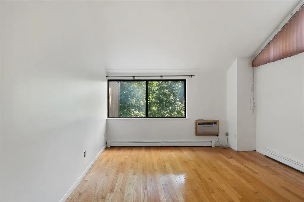 104 Round Hill Road Dobbs Ferry NY 10522