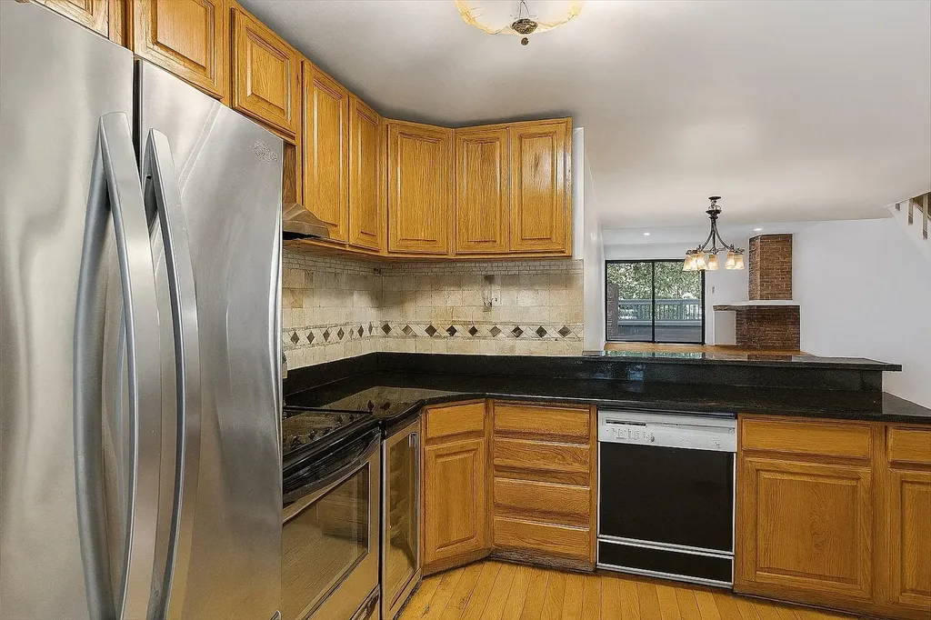 104 Round Hill Road Dobbs Ferry NY 10522