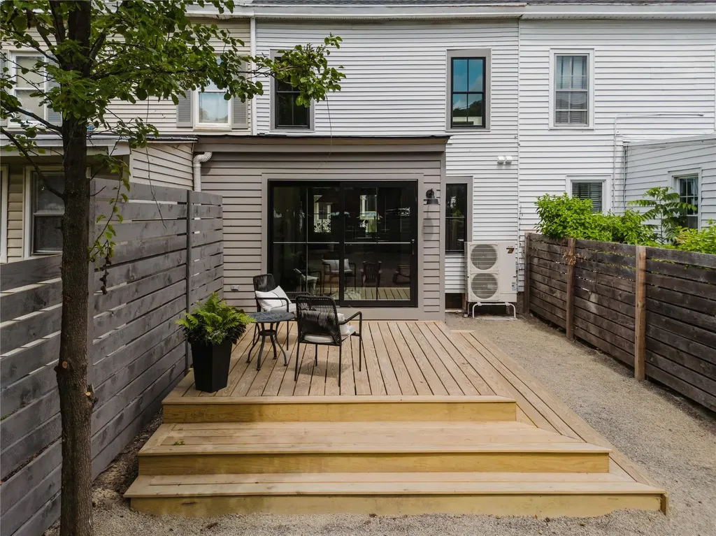 22 8th Street Hudson NY 12534