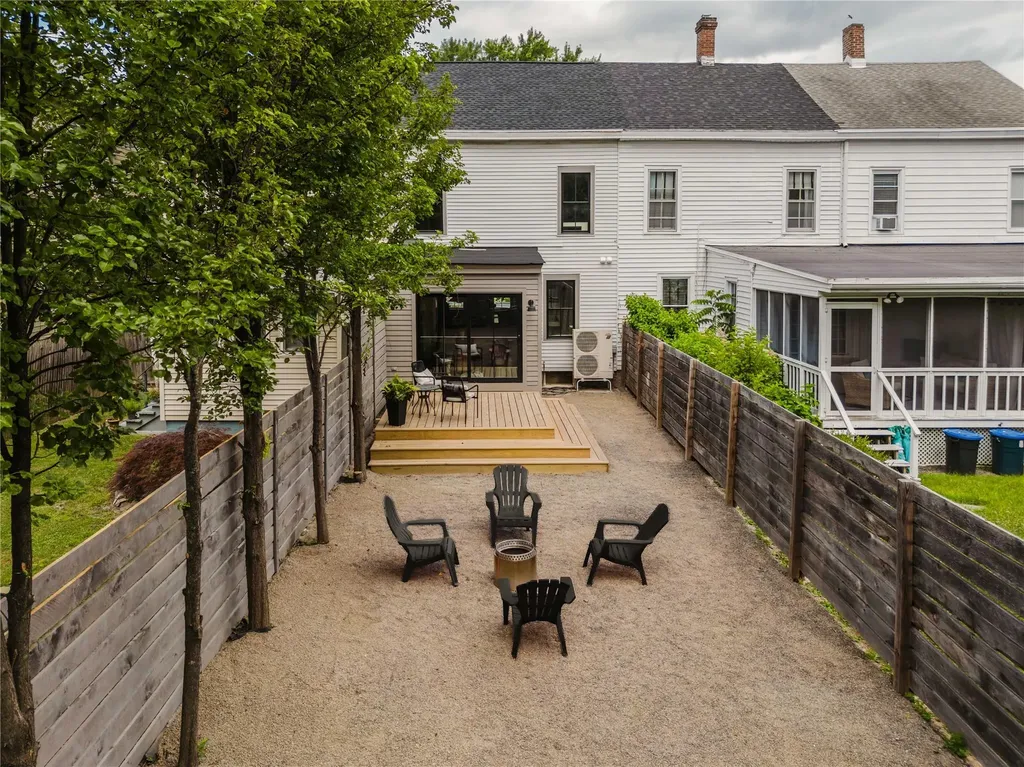 22 8th Street Hudson NY 12534