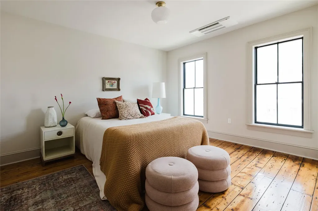 22 8th Street Hudson NY 12534