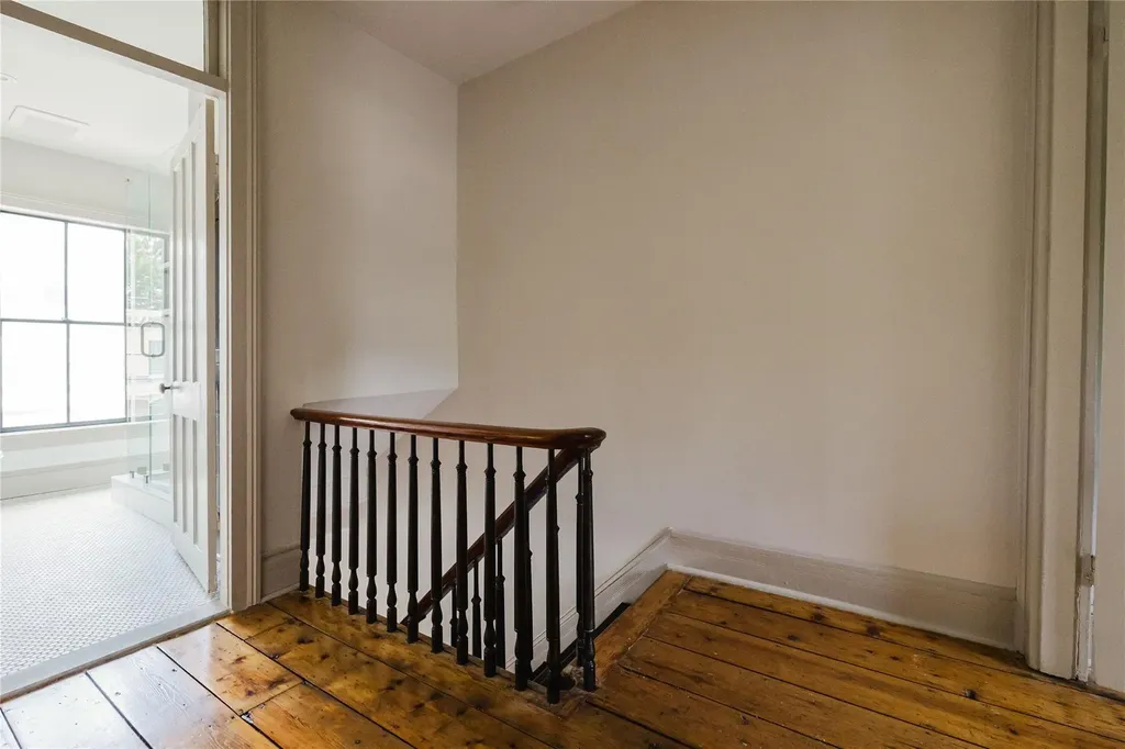 22 8th Street Hudson NY 12534