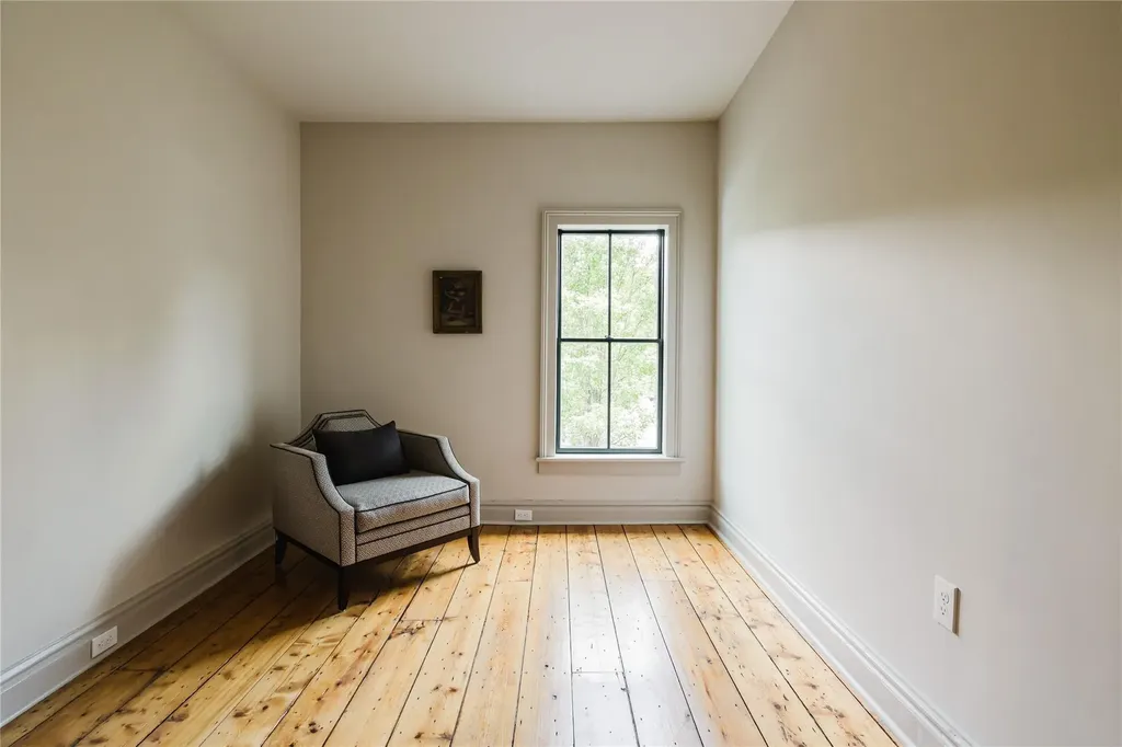22 8th Street Hudson NY 12534