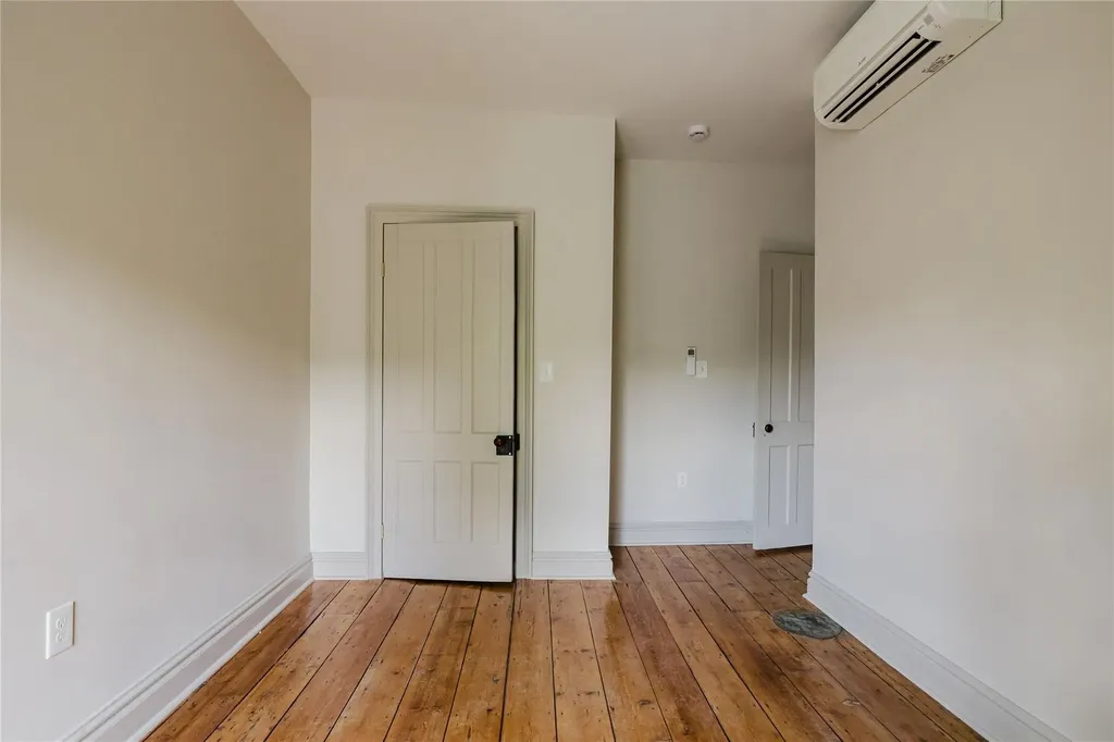 22 8th Street Hudson NY 12534
