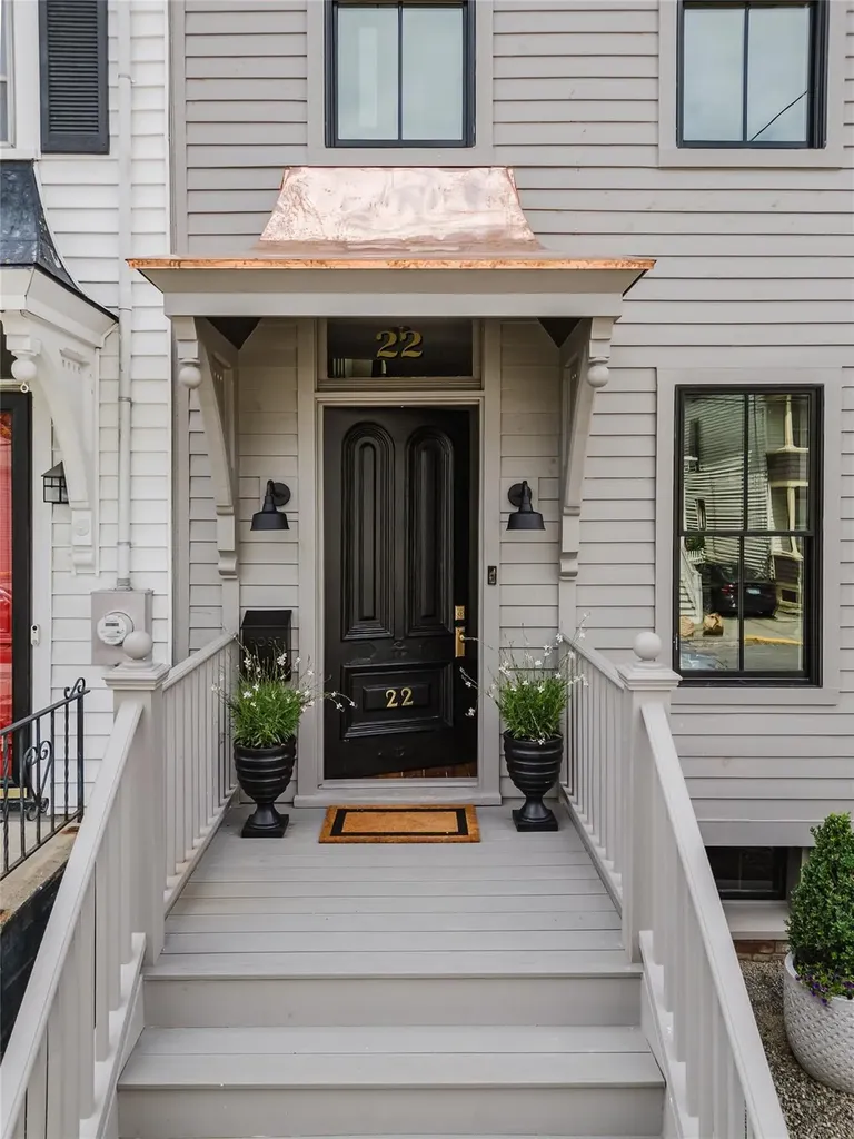 22 8th Street Hudson NY 12534