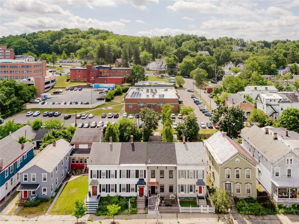 22 8th Street Hudson NY 12534