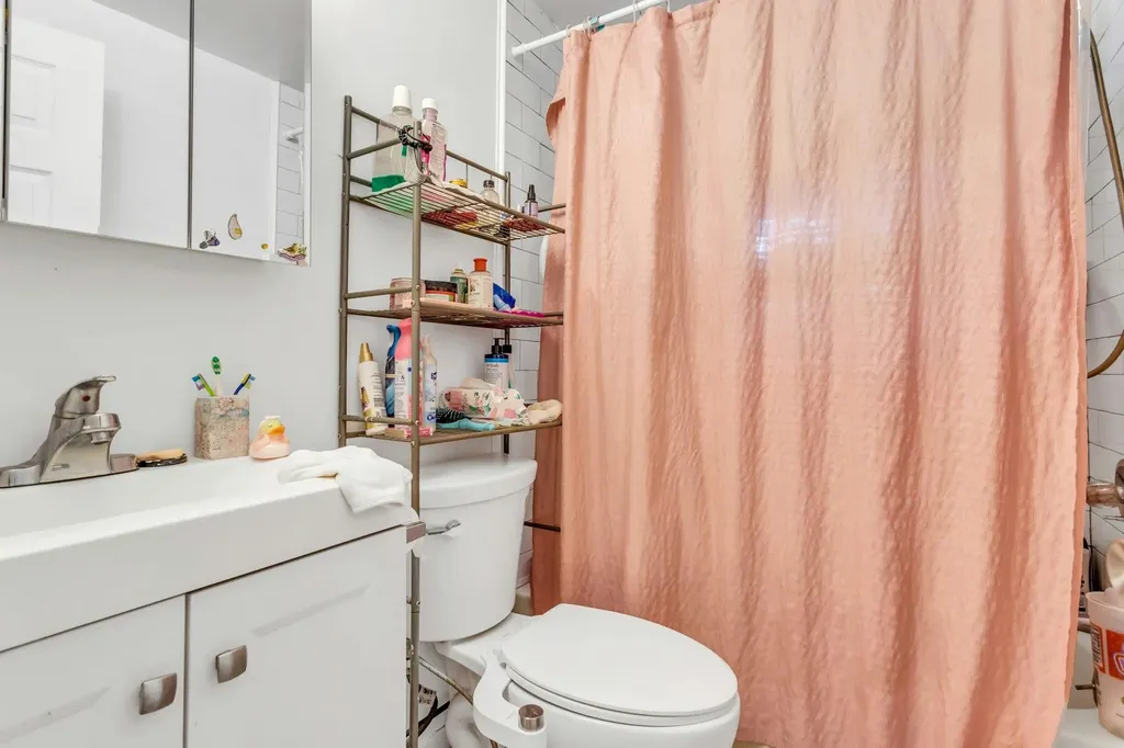 95 E 3rd Street Deer Park NY 11729
