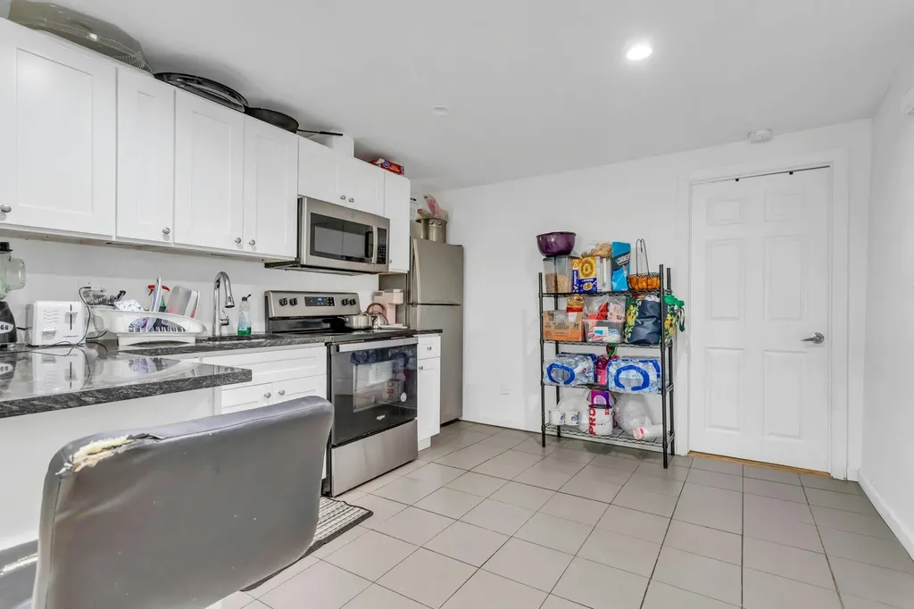 95 E 3rd Street Deer Park NY 11729